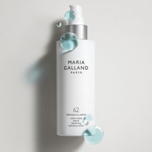 62-matifying-hydrating-lotion-still_f33b940b-ea79-4bf1-87bc-2c0e22a2d462.jpg